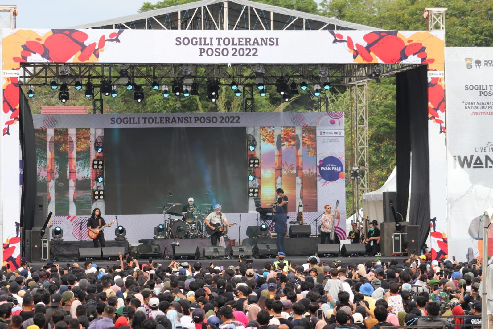 Konser-Iwan-Fals-di-Poso-0.jpg