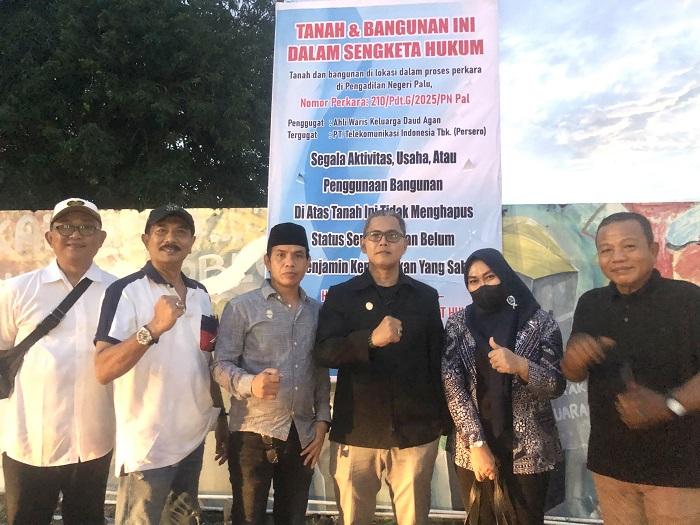 Lapangan-Telkom-Palu-di-Jl-Thamrin-dipasang-spanduk-klaim-kepemilikan.jpg