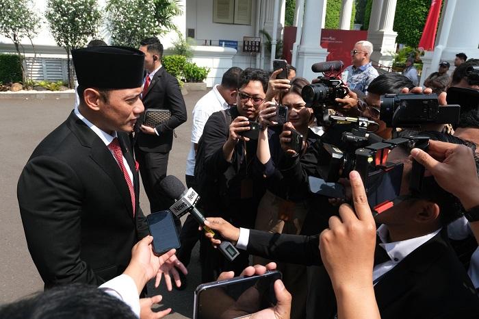 Menteri-AHY-diwawancara.jpg