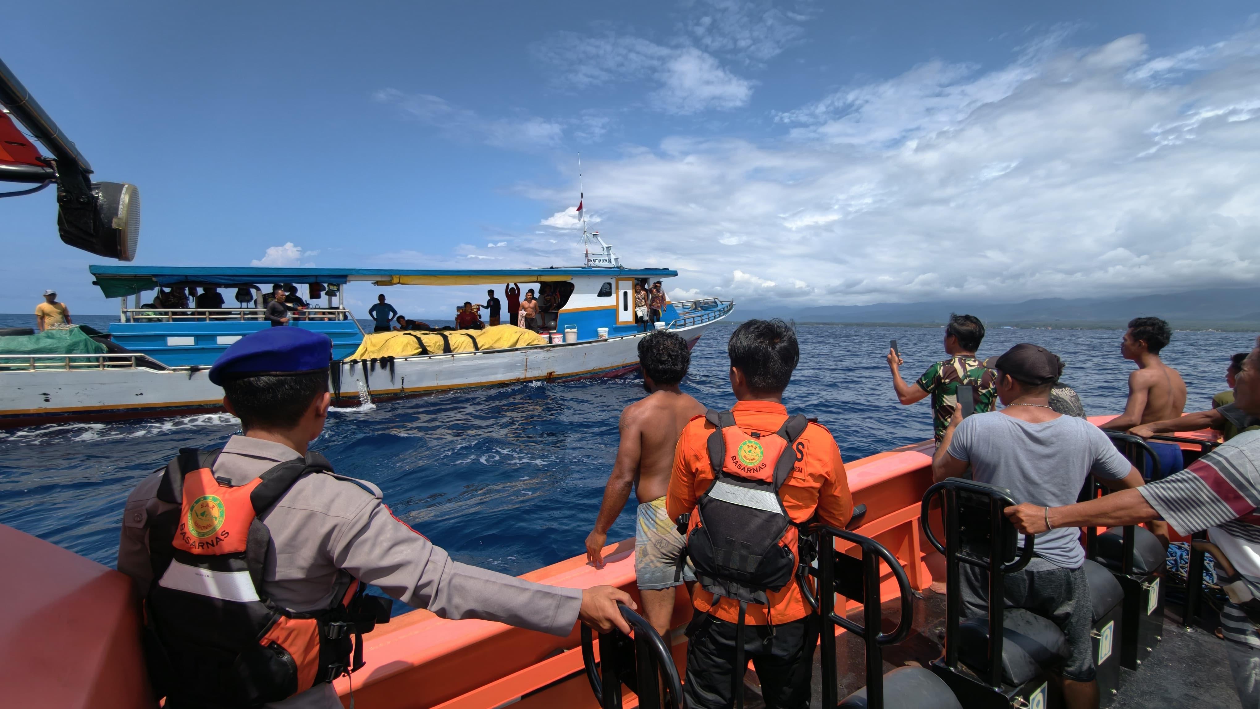 Nelayan-Parigi-Akhirnya-Ditemukan-Selamat-di-Atas-Rumpon-Kotak-Masuk.jpg