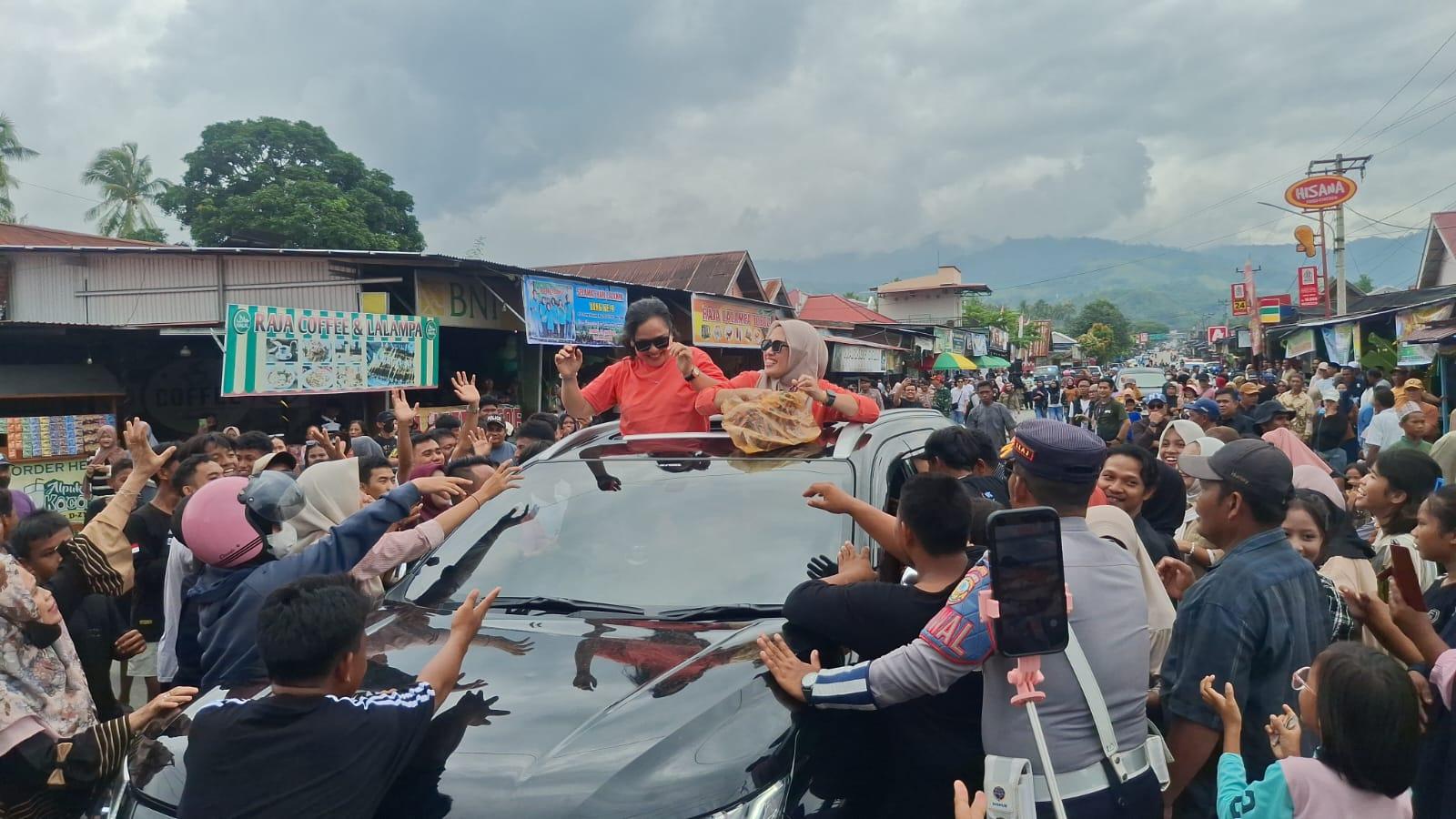 Owner-RM-Rini-Bagi-Bagi-Lalampa-hingga-Uang-Tunai.jpg