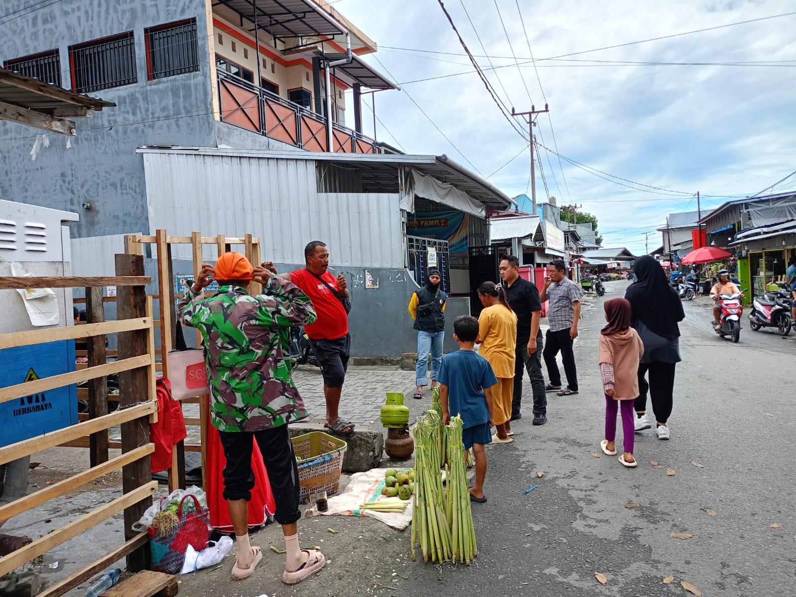 Polres Banggai Tegur Pedagang Elpiji 3 Kg di Tepi Jalan Pasar Simpong