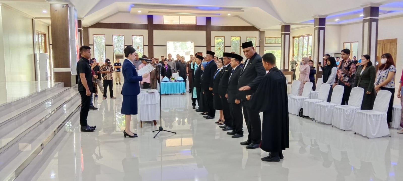 Awal Tahun 2024, Bupati Poso Lantik Pejabat Eselon II Nahkodai 7 OPD