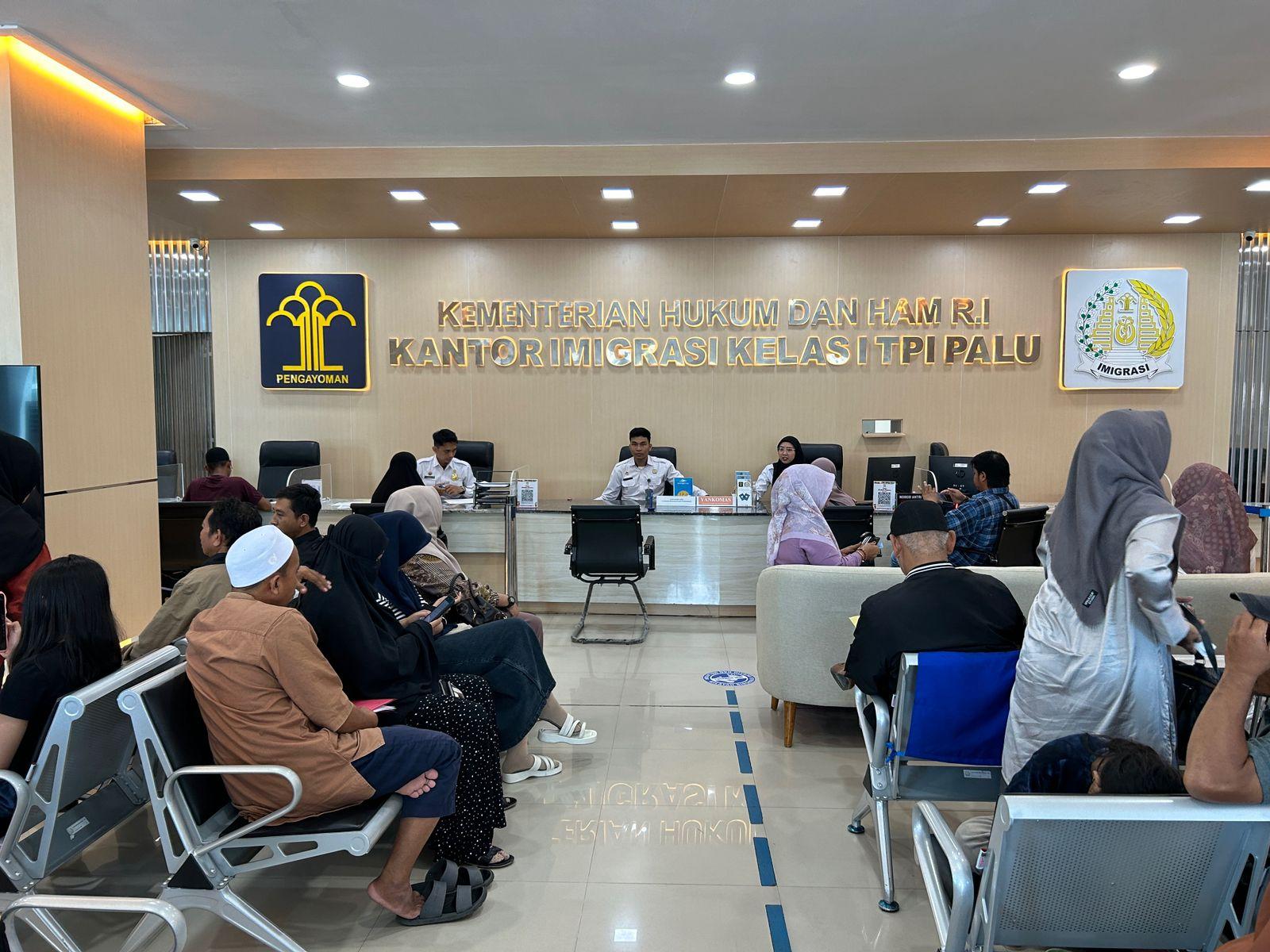 Pelayanan Kantor Imigrasi Palu Dibuka Kembali Pasca Libur Natal 2023 dan Cuti Bersama - Pelayanan-publik-di-Kantor-Imigrasi-Kedf.jpg