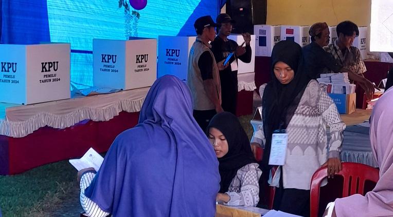 Pemungutan-suara-di-Kabupaten-Banggai-Suld.jpg