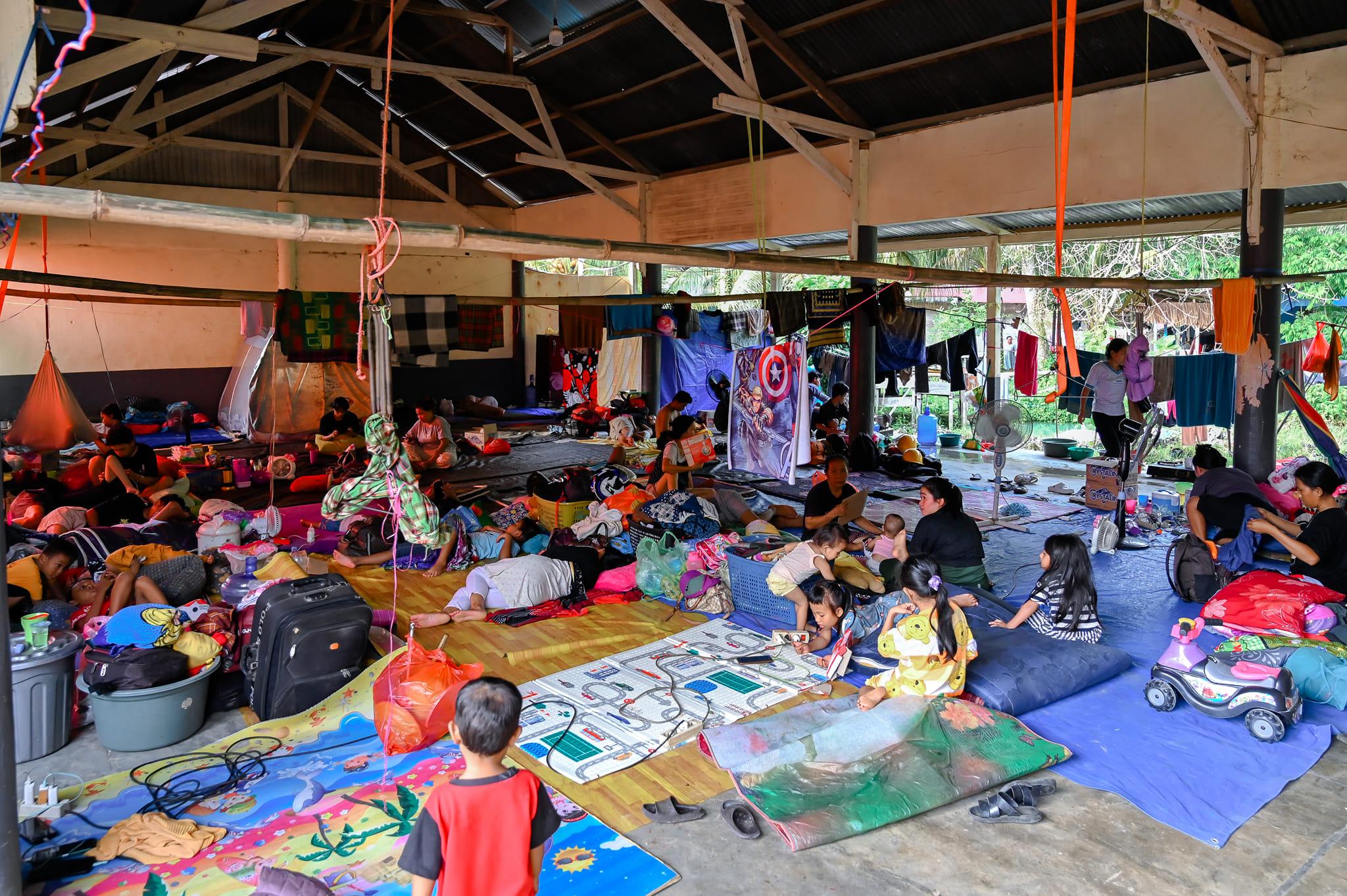 Pengungsi-Banjir-di-Desa-Bunta-Morut.jpgbanjir-Bunta-Morowali-Utara-2.jpgBanjir-Desa-Bungku-Morowali-Utara-3.jpg