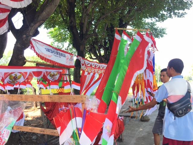 Penjual-Bendera-di-Tondo-Palu-2024.jpg