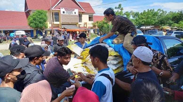Bulog Sulteng Operasi Pasar di Kabupaten Sigi, Beras Premium Dijual Rp 9.450 Per Kg