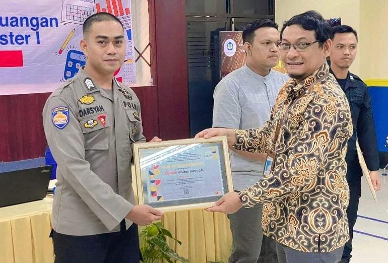 Polres-Banggai-kembali-meraih-penghargaan-perind.jpg