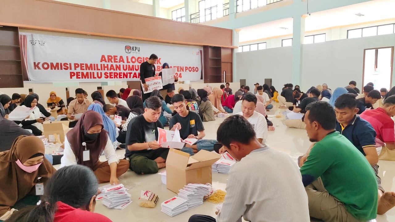 KPU Poso Libatkan 100 Petugas di Hari Pertama Sortir dan Lipat Surat Suara DPD RI