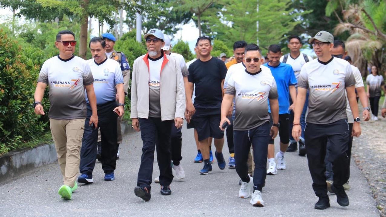 Razilu-bersama-Kepala-Kakanwil-Kemenkumham-Sulawesi-Tengah-Hermansyah-Siregar.jpg