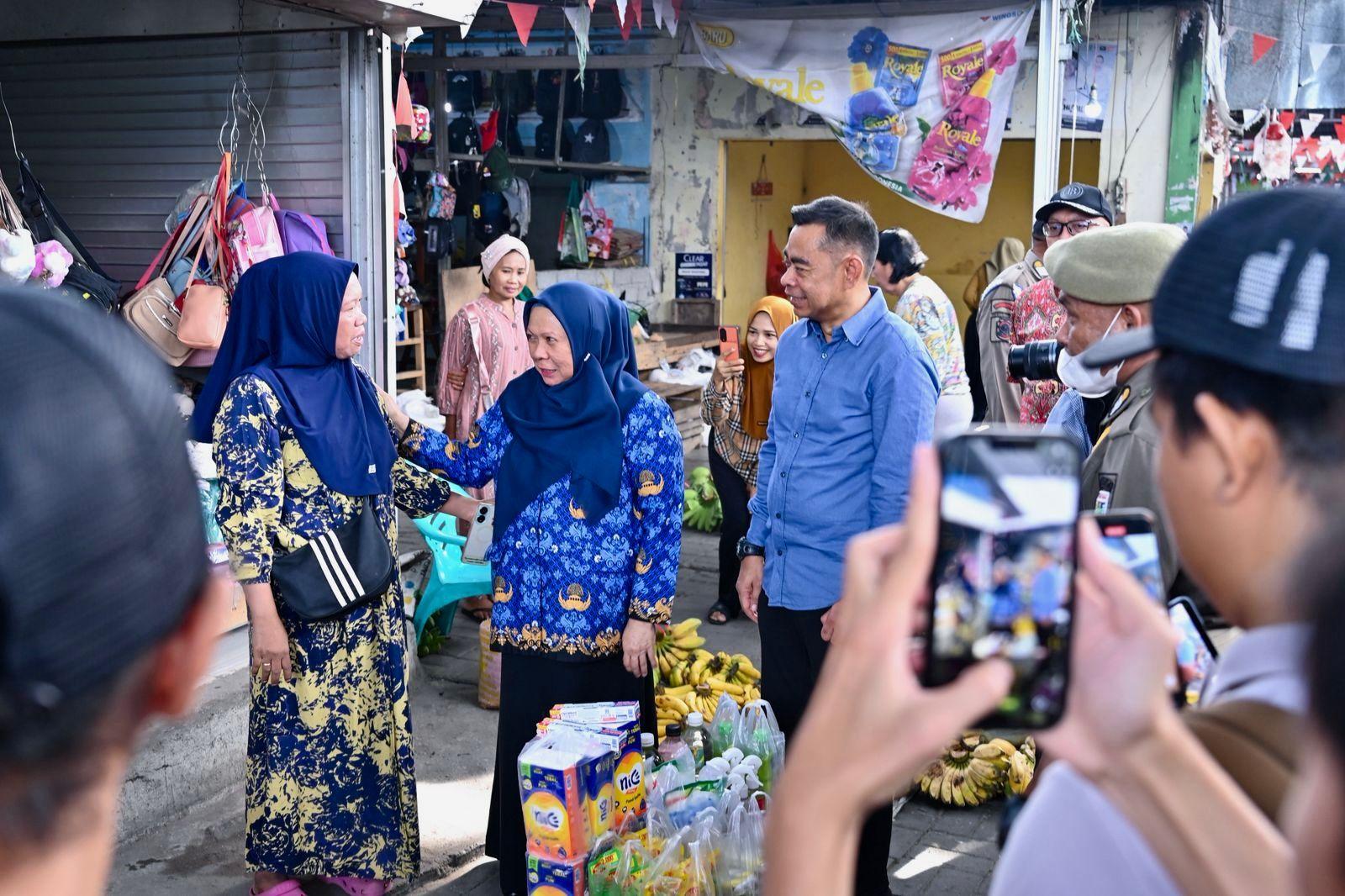 Reny-dan-Henri-Sidak-Pasar-2026.jpg
