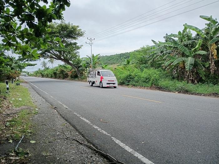 Ruas-jalan-nasional-hubungkan-Kecamatan-Luwuk-Selatan-Nambo.jpg