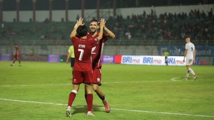 SELEBRASI-GOL-Pemain-PSM-Makassar-Victor-Dethan-dan-Nedsd.jpg