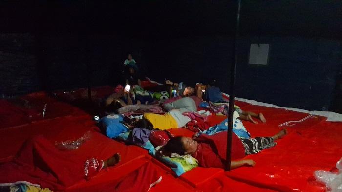 Takut-Gempa-Susulan-Saat-Malam-Korban-Gempa-Poso-Pilih-Tidur-di-Tenda.jpg