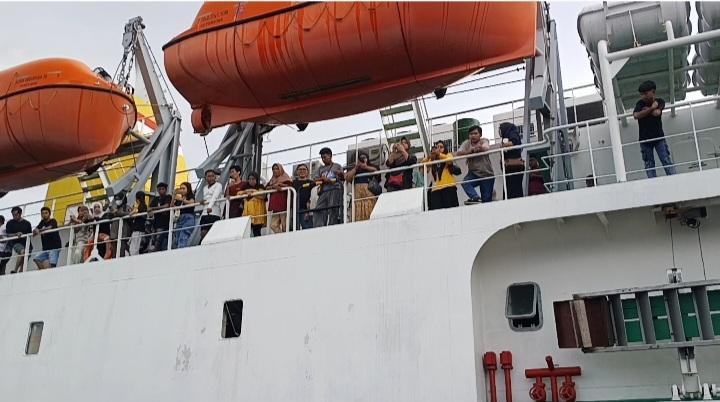Tiket-Murah-dan-Fasilitas-Nyaman-Penumpang-dari-Banggai-Apresiasi-Tol-Laut.jpg