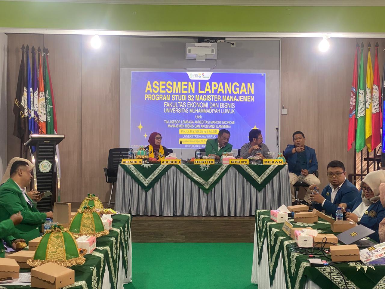 Tim-asesor-Tatik-Suryani-dan-Agustinus-Miranda-Wijaya-bersama-Rektor-Unismuh-Luwuk.jpg