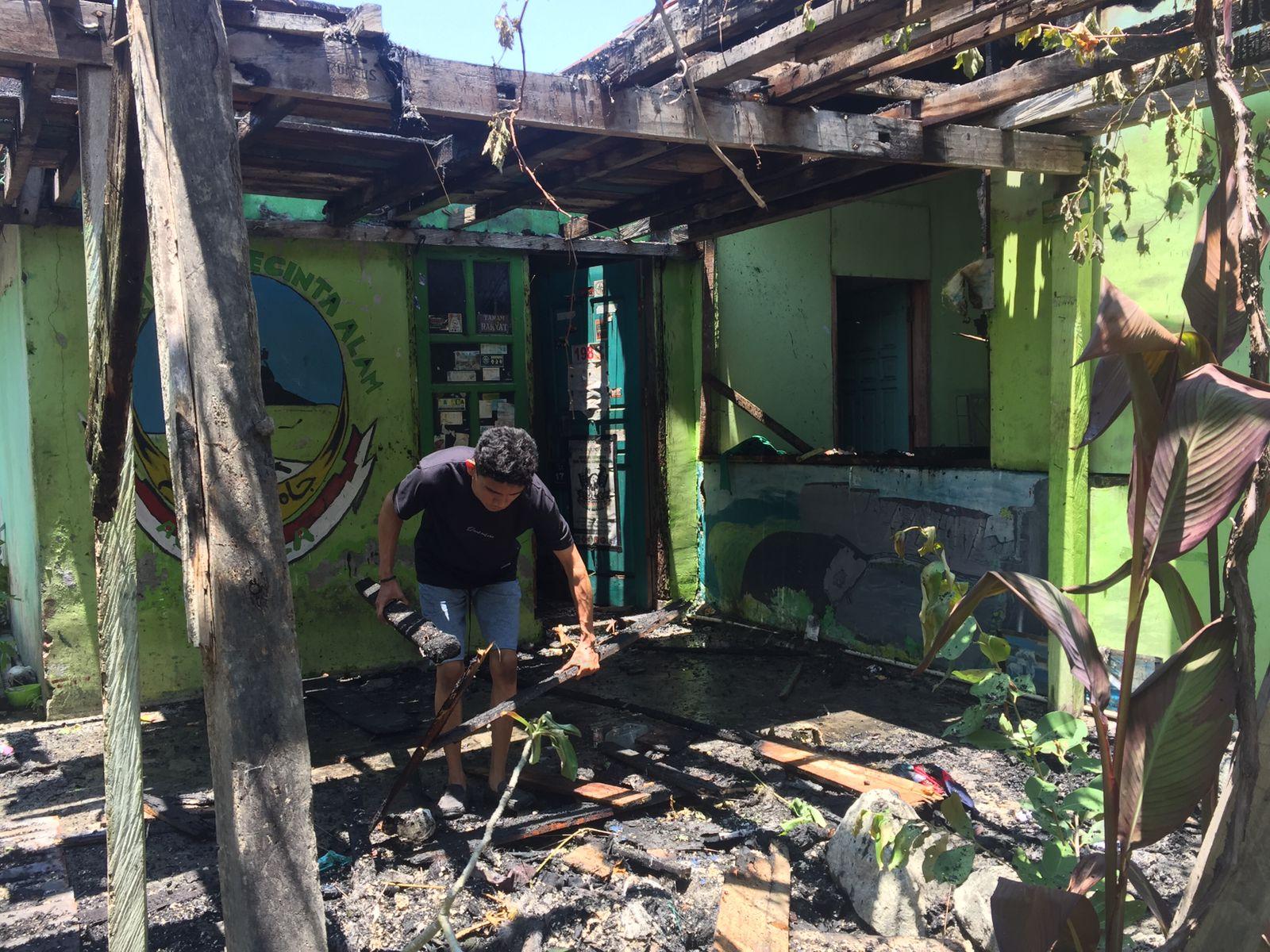 BREAKING NEWS: 2 Ruangan Universitas Alkhairaat Palu Dilalap Api