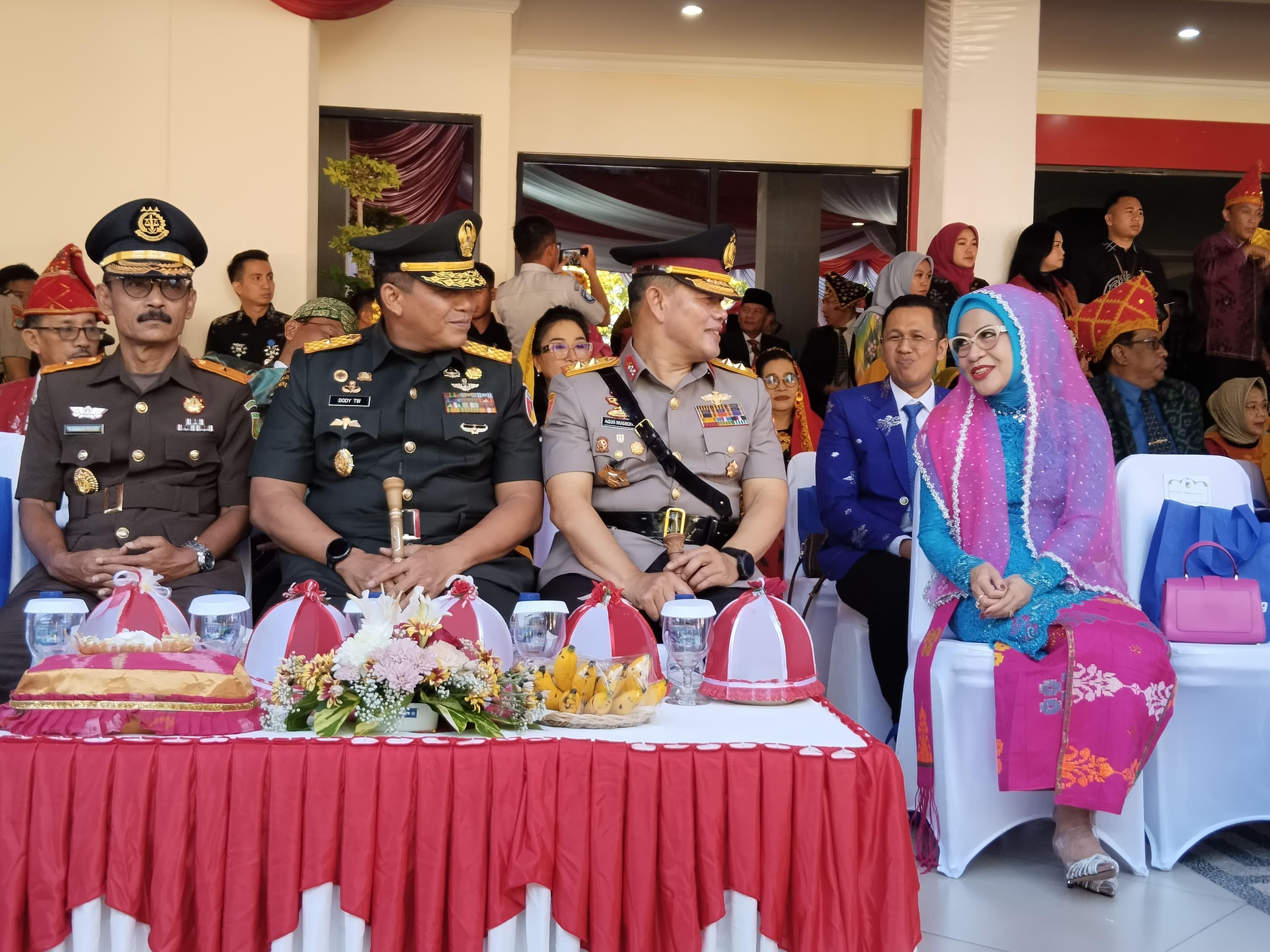 Upacara-perayaan-HUT-Sulteng-ke-60-dihadiri-tetamu.jpg