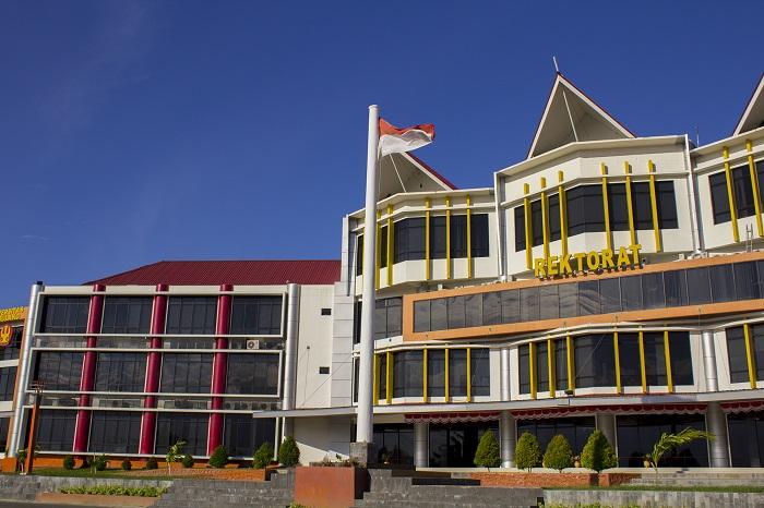 Versi-Webometrics-2026-Untad-Masuk-5-Besar-Kampus-Terbaik-di-Sulawesi.jpg