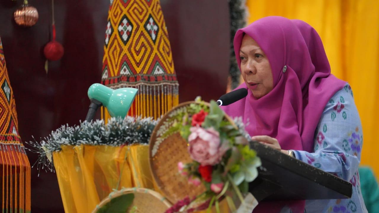 Wakil-Wali-Kota-Palu-Reny-A-Lamadjido-menghadiri-ibad.jpg