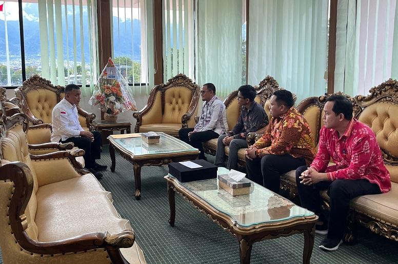 Wali-Kota-Palu-Hadianto-Rasyid-menerima-kunjungan-Ketua-Badan-ds.jpg
