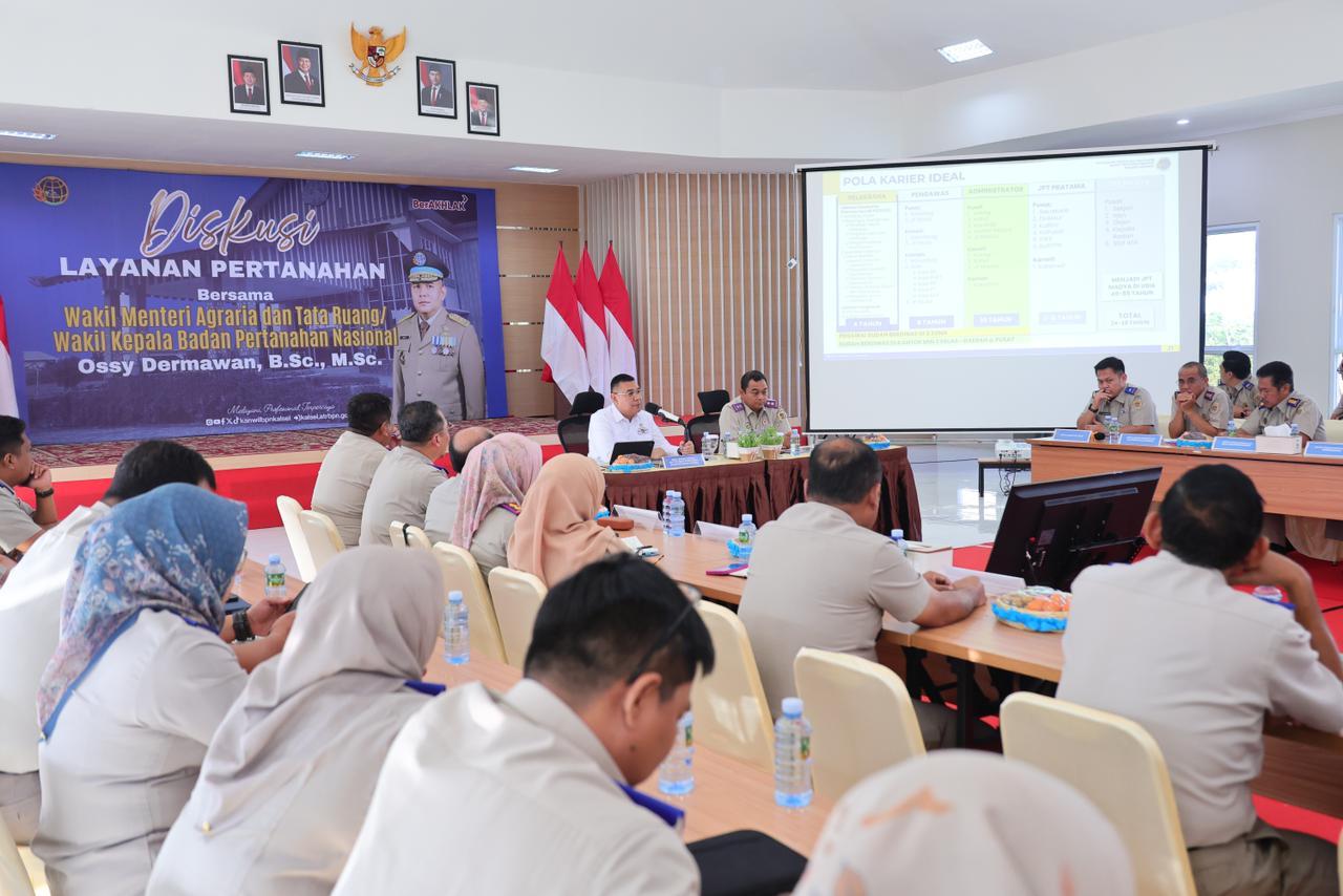Kunjungan ke Kanwil BPN Kalimantan Selatan, Wamen Ossy Dermawan Serukan Soliditas Internal