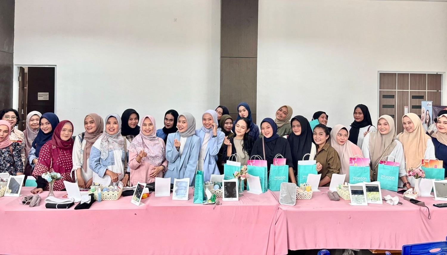 Wardah-Beauty-Palu-menyelenggarakan-Color-Expert-Class.jpg