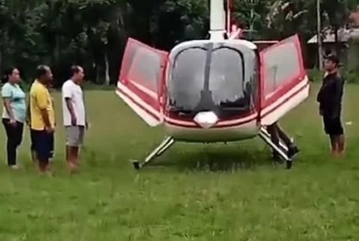 Warga Banggai Kepulauan Heboh, Pasien Sakit Dievakuasi ke Kota Palu Pakai Helikopter