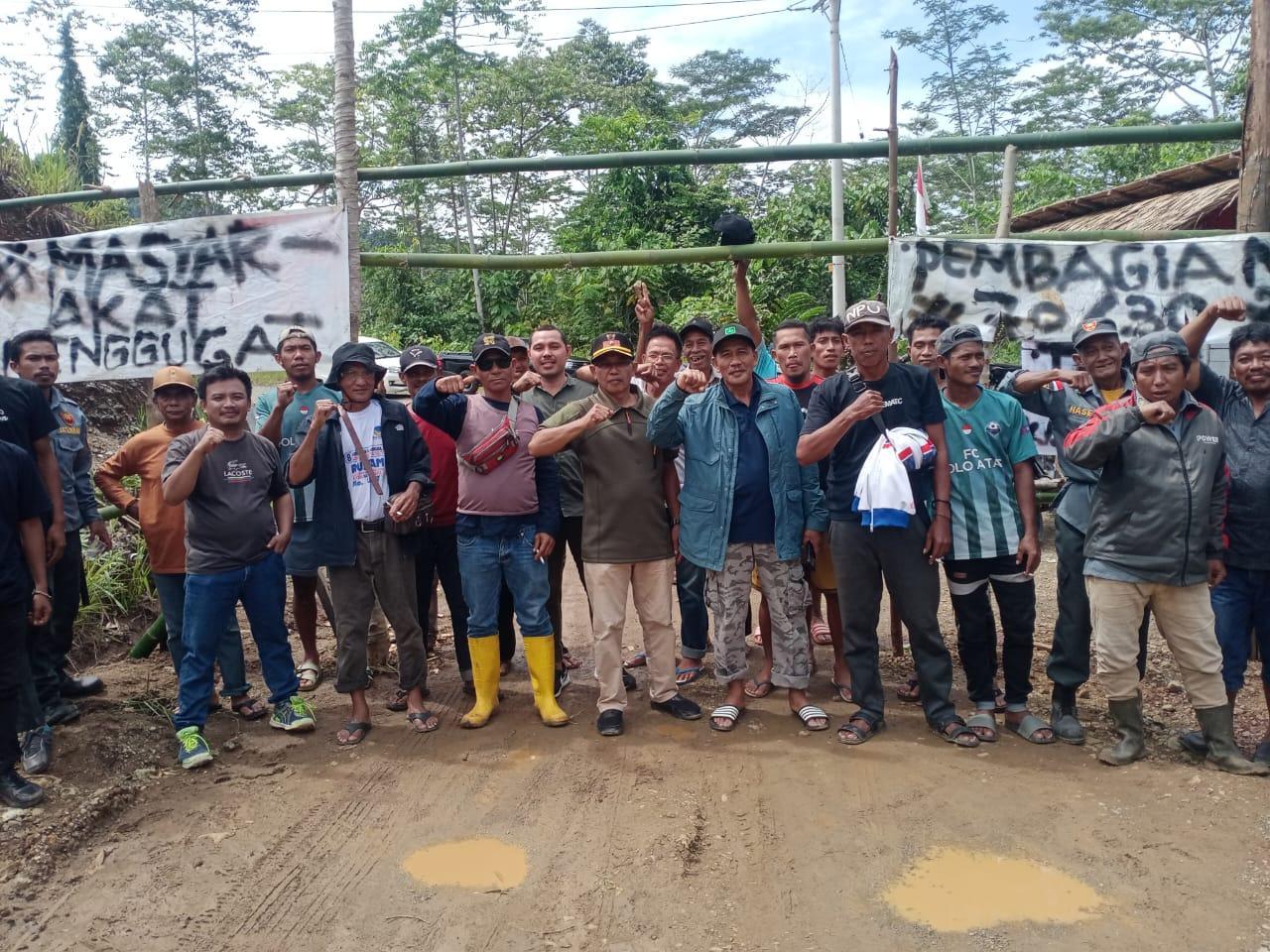 Warga Kolo Atas Morowali Utara Blokade Jalan PT CAS, Tuntut Realisasi Pembagian Plasma