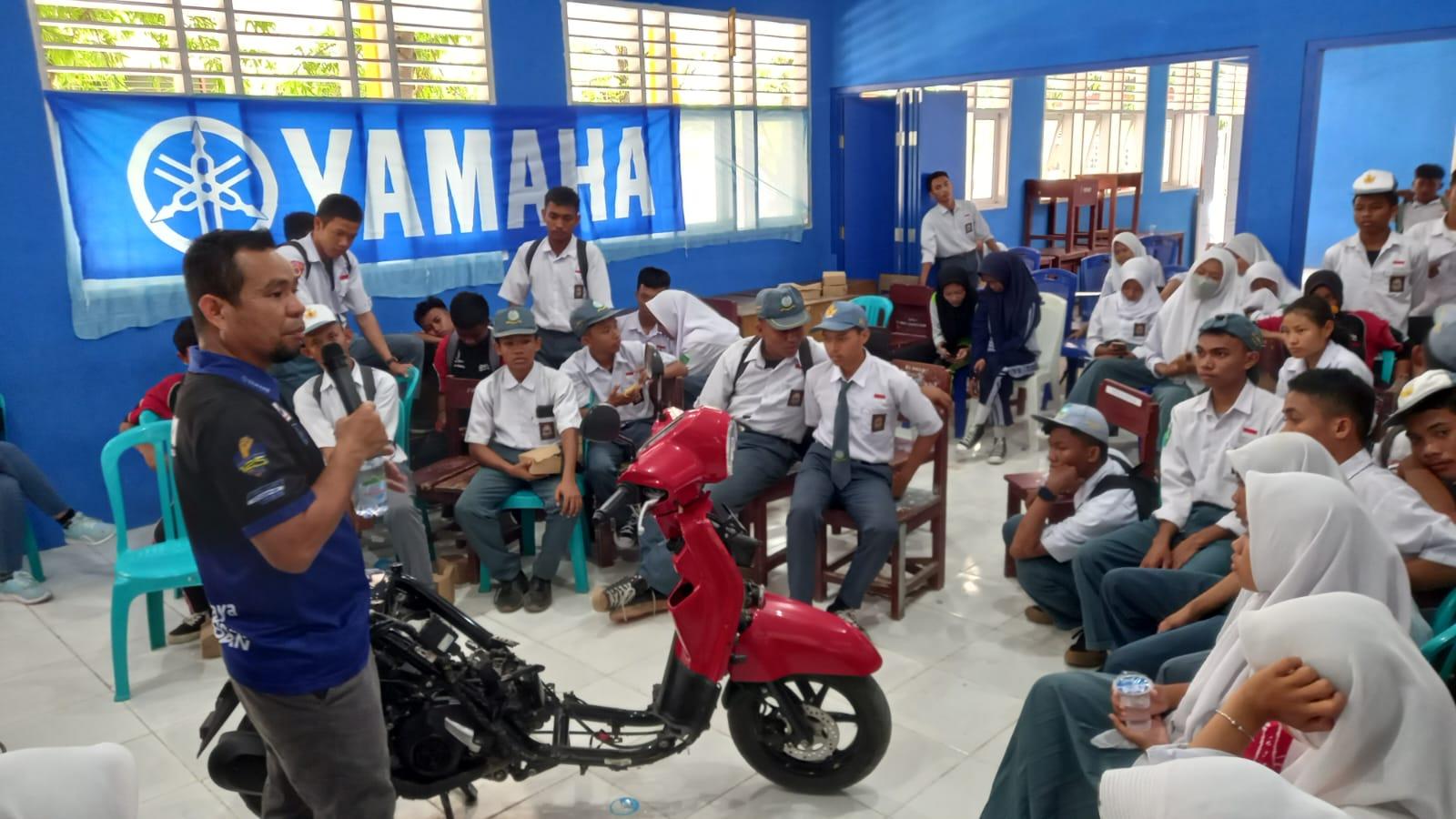 Yamaha-goes-to-SMKN-6-Palu.jpg