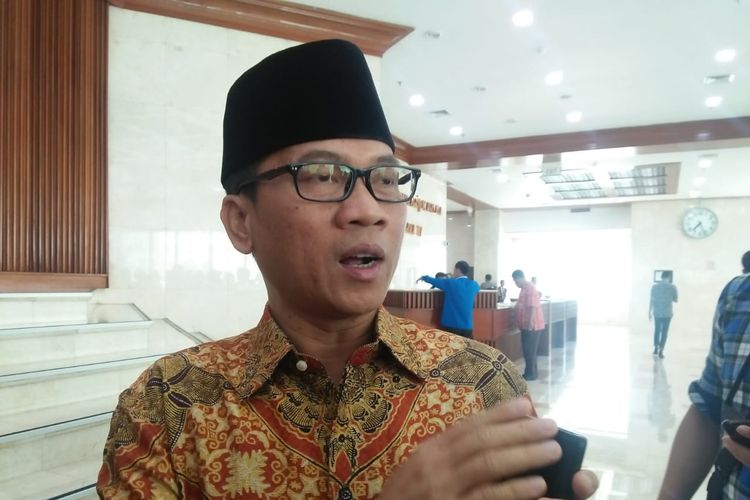 anggota-komisi-ii-dari-fraksi-pan-yandri-susanto-di-kompleks-parlemen.jpg