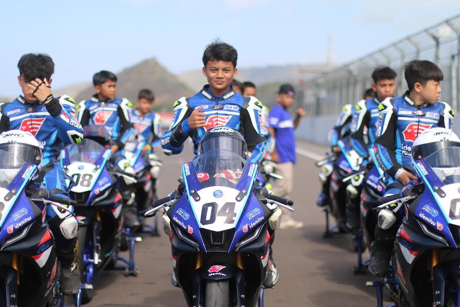 Seri Penutup bLU cRU Yamaha Sunday Race di Sirkuit Mandalika