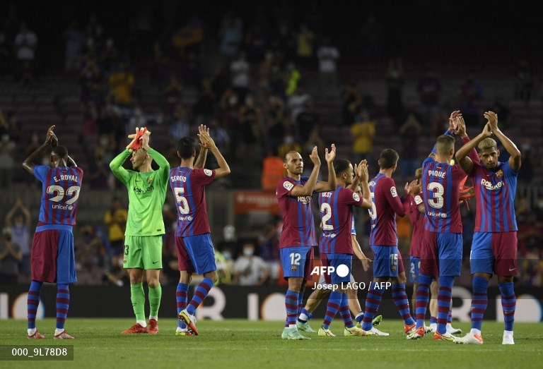 barcelona-merayakan-kemenangan-vs-real-sociedad.jpg