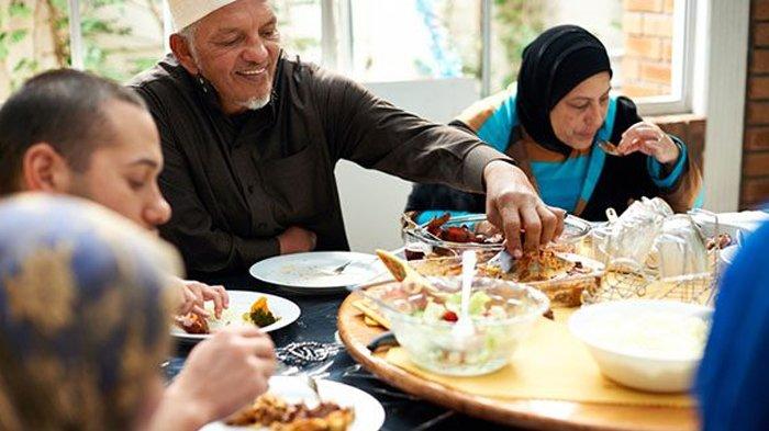 cara-menolak-undangan-buka-puasa-bersama.jpg