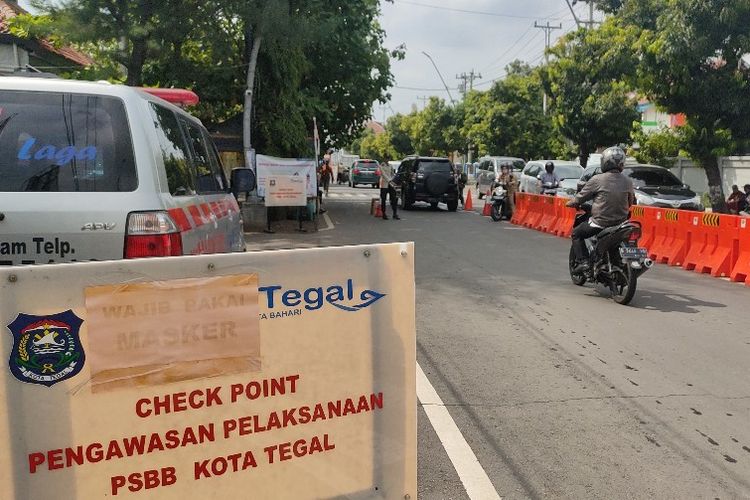 check-point-pemerikasaan-corona-di-jalan-proklamasi-kota-tegal.jpg