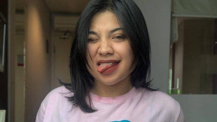dea-foto-syur-1.jpg