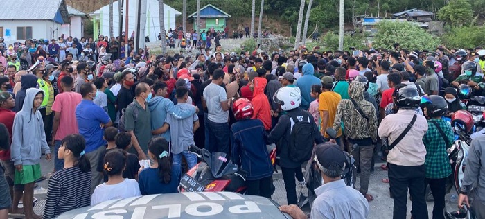 dokumentasi-penutupan-jalan-trans-palu-donggala-di-desa-loli-kabupaten-donggala-maret-2021.jpg