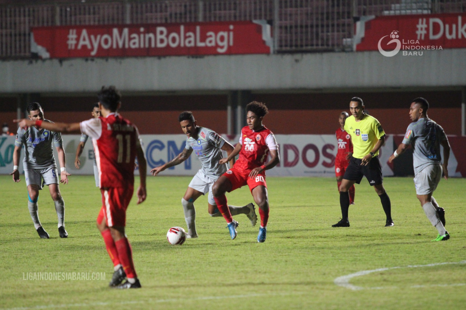 dokumentasi-persija-vs-persib-di-leg-pertama-piala-menpora-2021.jpg