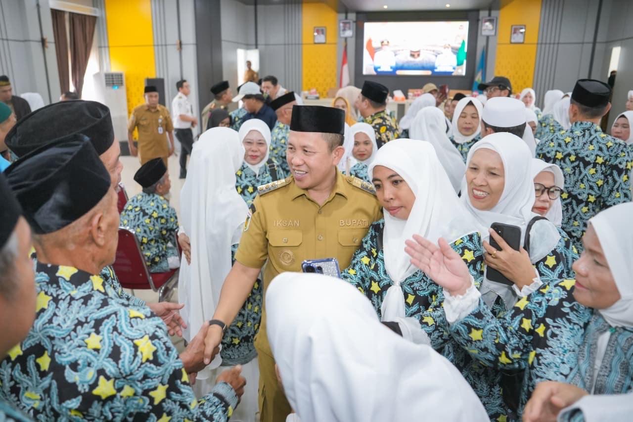 Bupati Morowali Berikan Bantuan Rp100 Juta untuk Jemaah Haji 1447 H