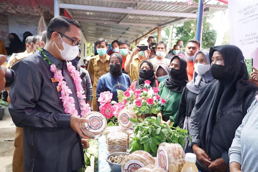 festival-umkm-perempuan-sigi.jpg