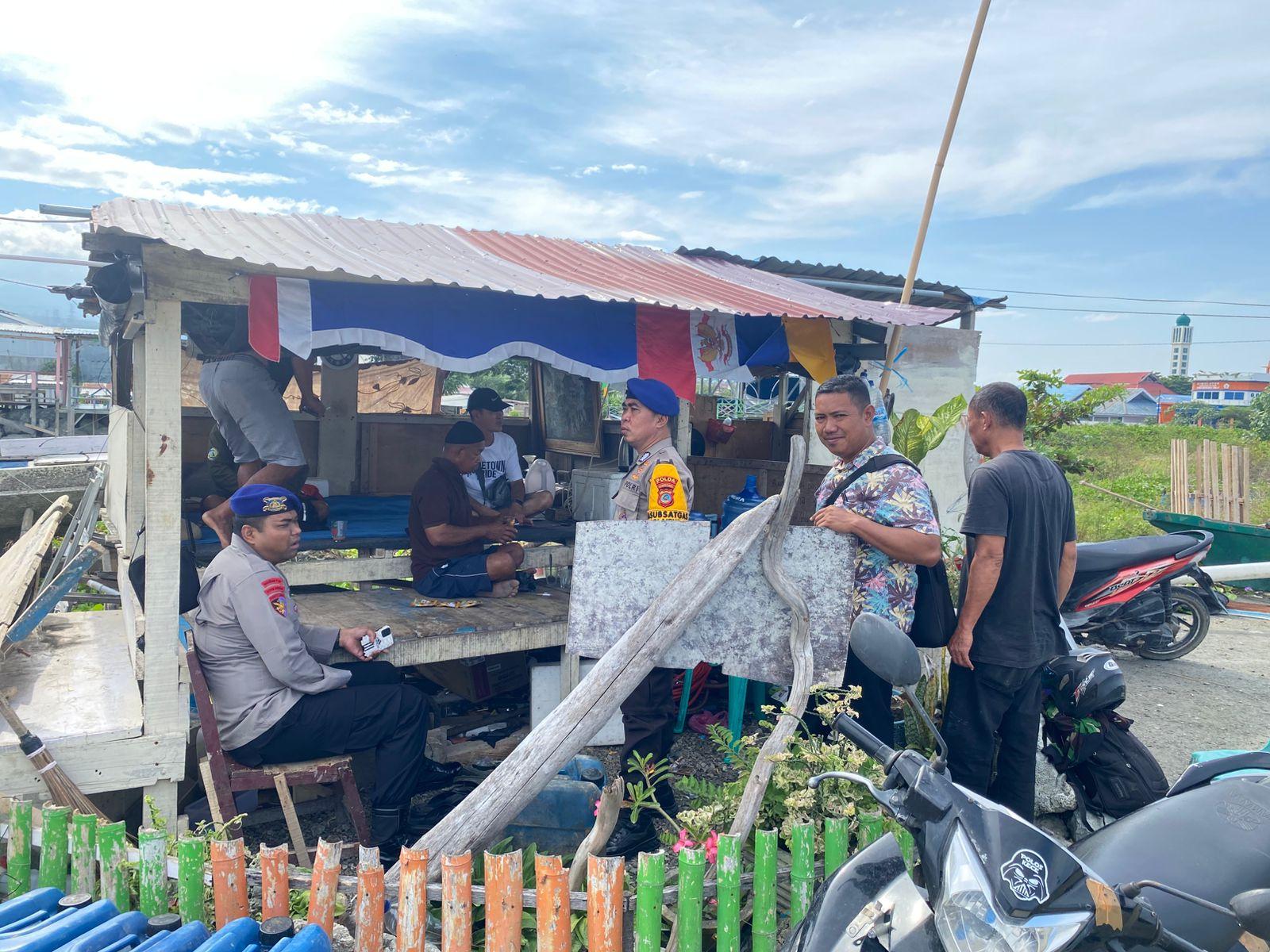 Sambangi Masyarakat Pesisir Pantai, Subsatgas Polair Sosialisasikan Kampanye Damai