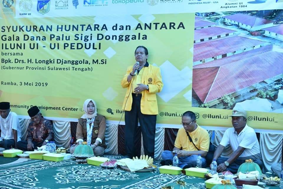 gubernur-sulteng-h-longki-djanggola-menghadiri-syukuran-hunian-sementara-di-desa-ramba.jpg