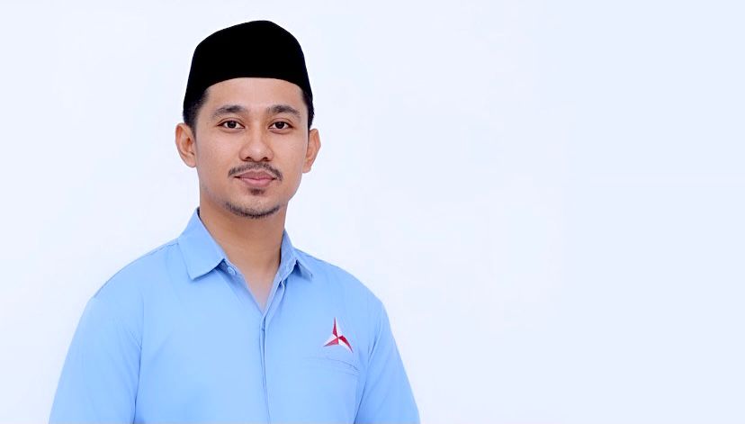 Waket Komisi II DPRD Sigi Doyan Es Kelapa Muda saat Berbuka Puasa