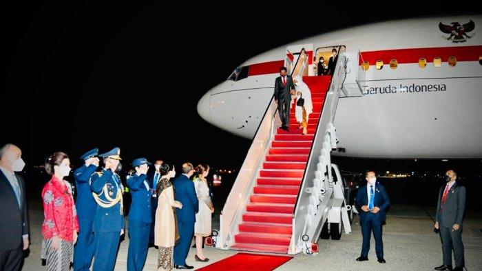 joko-widodo-saat-tiba-di-pangkalan-militer-andrews.jpg