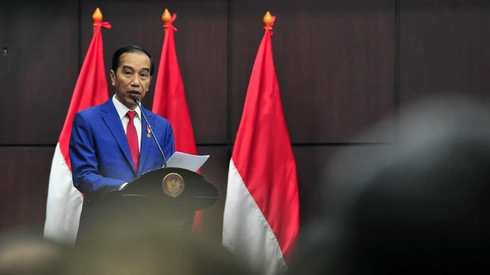 jokowi-menyampaikan-sambutan-dalam-sidang-pleno-penyampaian-laporan-tahunan-mk-2019.jpg