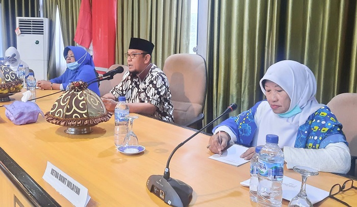 kaban-kesbangpol-kota-palu-ansyar-sutiadi-membuka-musyawarah-daed.jpg