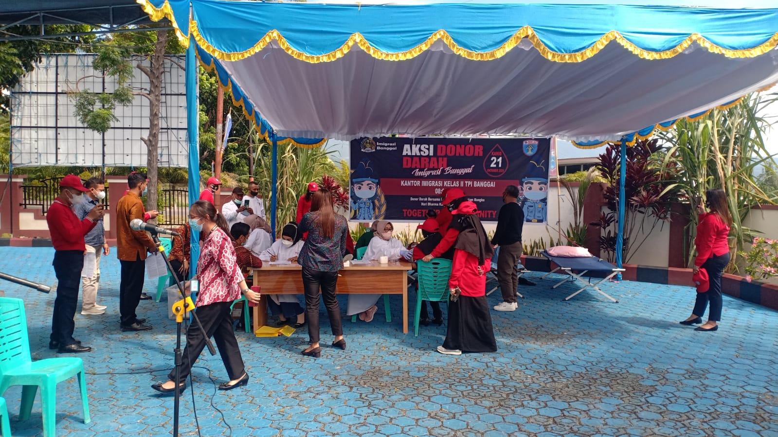 kantorimigrasi-kelas-ii-non-tpi-banggai-menggelar-bakti-sosial-donor.jpg