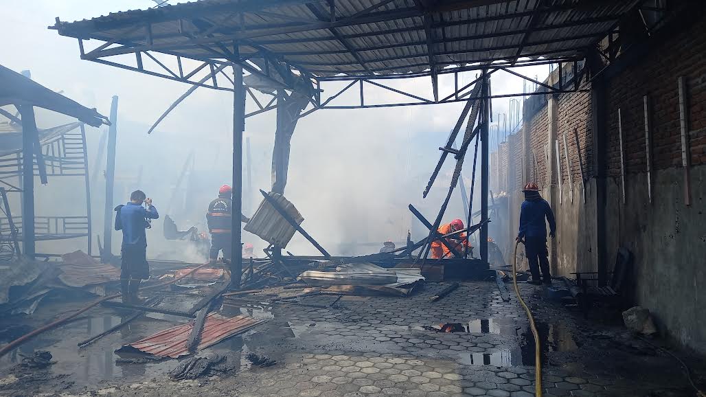 Api Lalap 2 Warung Makan di Jl Sisingamangaraja Palu