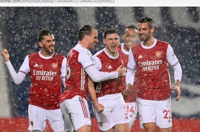 main-di-lapangan-putih-arsenal-mencetak-gol-terbanyak.jpg